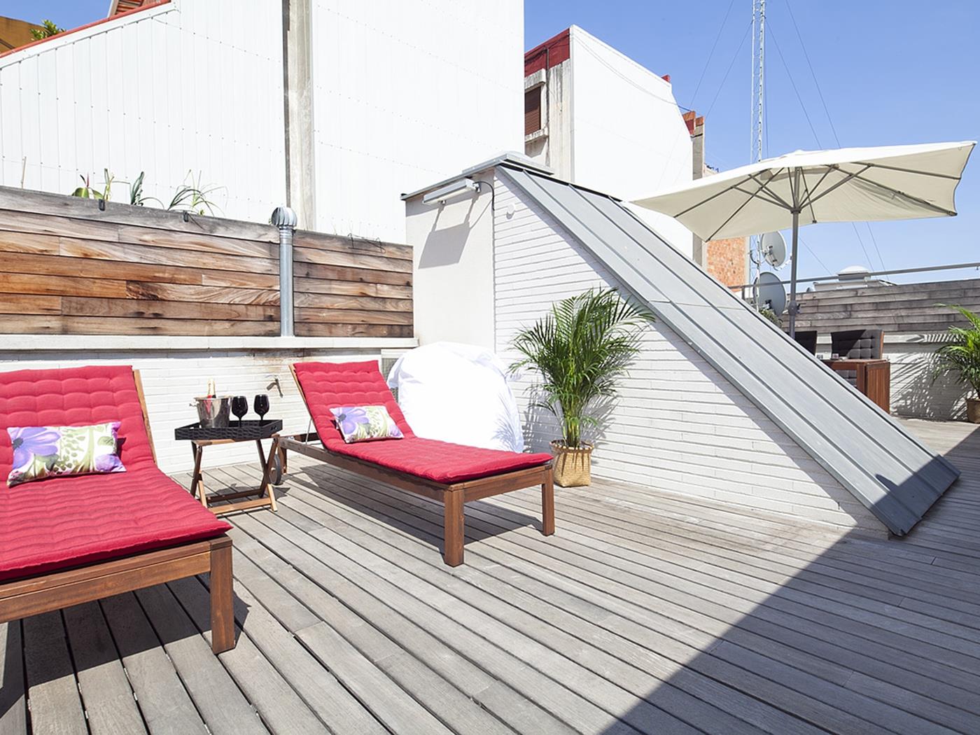 Penthouse with Terrace and Pool in City Center for 8 - My Space Barcelona Apartments