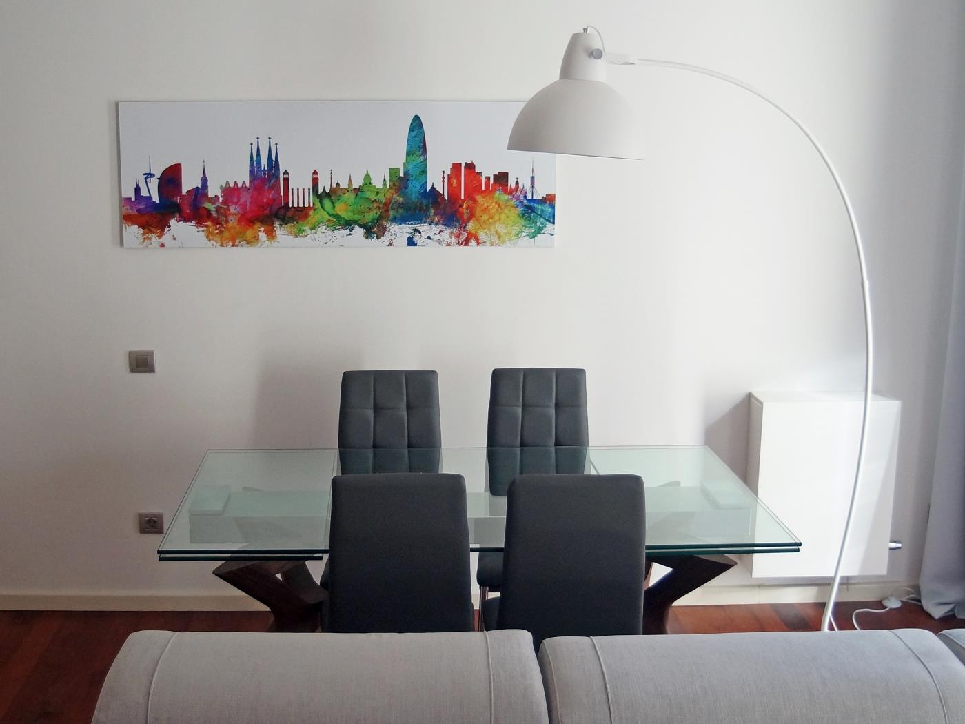 Apartment w/ gym, terrace & pool with views to the Cathedral of Barcelone for 6 - My Space Barcelona Apartments