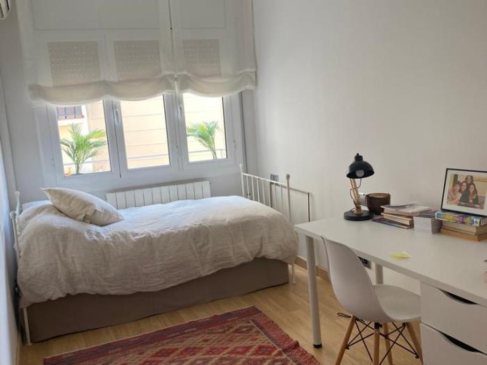 Completely sunny corner apartment in Gravina street - My Space Barcelona Apartments