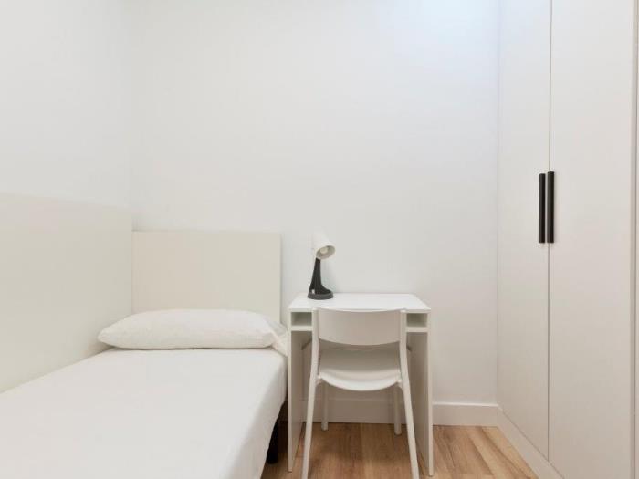 Spacious apartment for 7 people in Balmes - My Space Barcelona Apartments