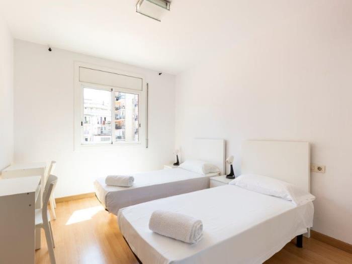 Charming apartment with capacity for 6 people near the heart of the city! - My Space Barcelona Apartments
