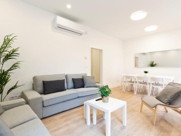 Charming apartment with capacity for 7 people near the heart of the city! - My Space Barcelona Apartments