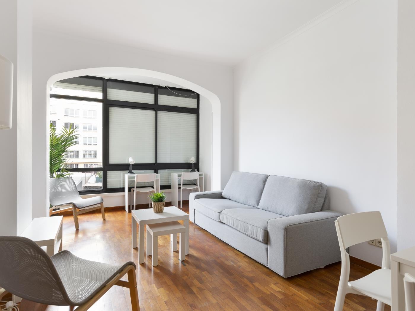 Charming apartment with capacity for 6 people in Consell de cent! - My Space Barcelona Apartments