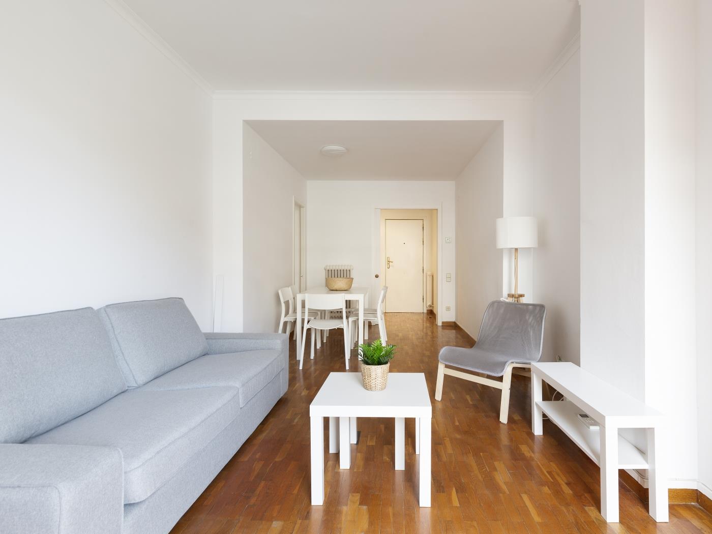 Charming apartment with capacity for 6 people in Consell de cent! - My Space Barcelona Apartments