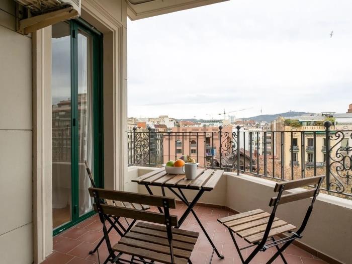 'Experience the Charm of Gran Vía in This Spectacular 4-Bedroom A - My Space Barcelona Apartments