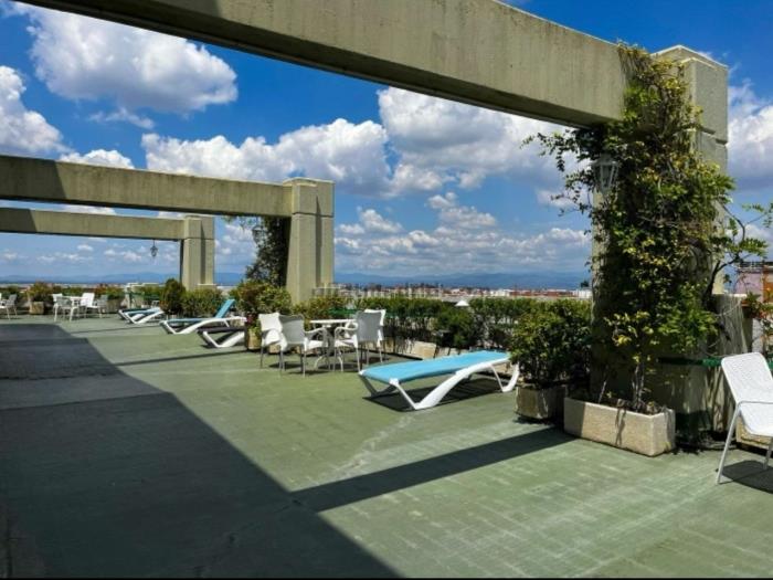 Modern Loft with Rooftop Pool & City Views - My Space Madrid Apartments