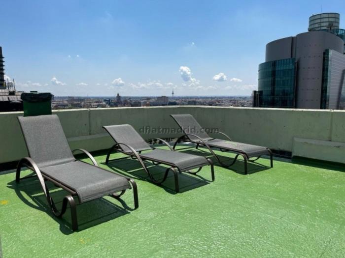 Modern Loft with Rooftop Pool & City Views - My Space Madrid Apartments