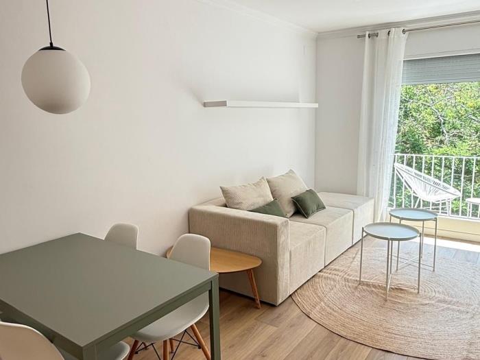 Cozy & Bright 2-Bed Apartment - My Space Barcelona Apartments