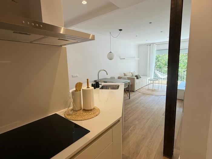 Cozy & Bright 2-Bed Apartment - My Space Barcelona Apartments