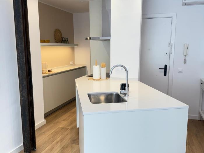 Cozy & Bright 2-Bed Apartment - My Space Barcelona Apartments