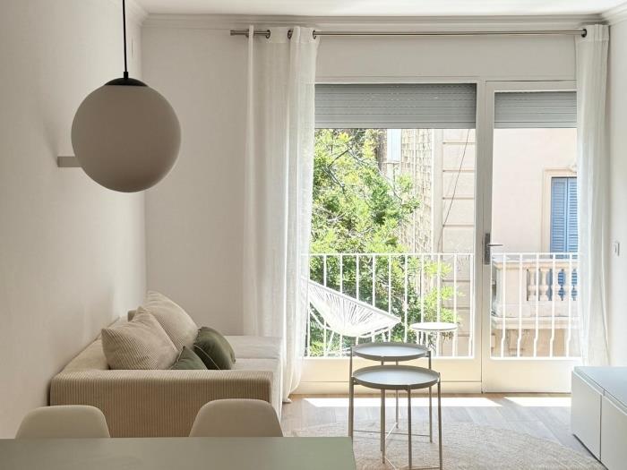 Cozy & Bright 2-Bed Apartment - My Space Barcelona Apartments