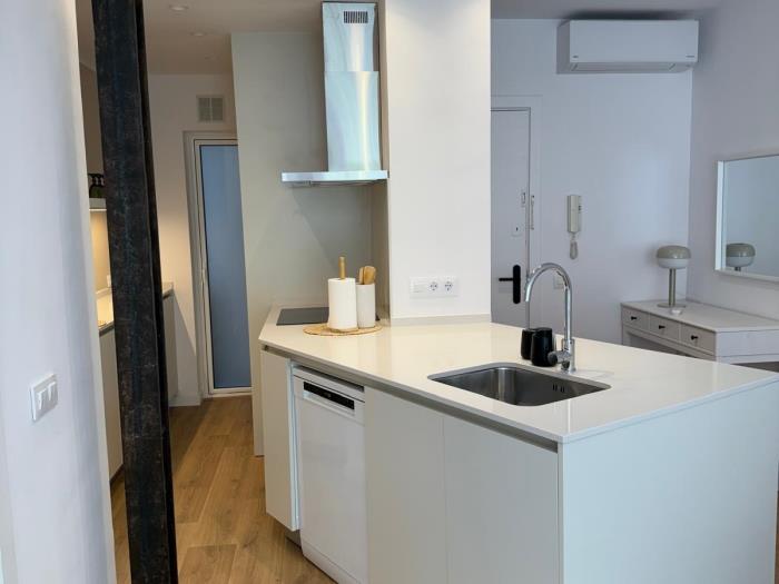 Cozy & Bright 2-Bed Apartment - My Space Barcelona Apartments