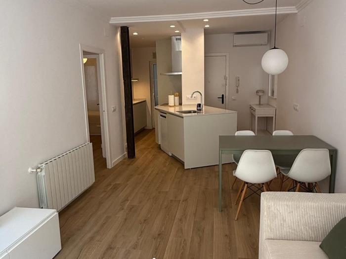 Cozy & Bright 2-Bed Apartment - My Space Barcelona Apartments