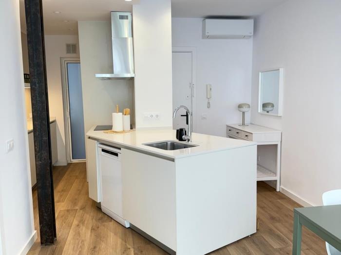 Cozy & Bright 2-Bed Apartment - My Space Barcelona Apartments