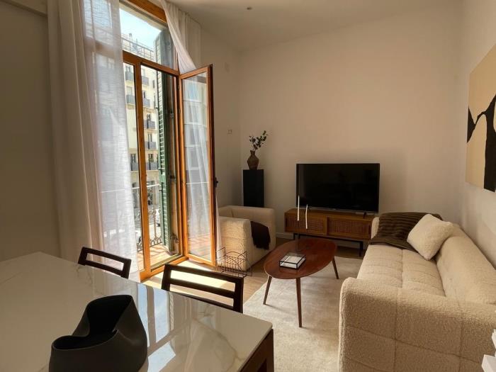 2 Beds + Balconies near Mercat - My Space Barcelona Apartments